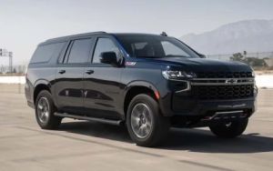 Photo of Chevrolet Suburban with Driver