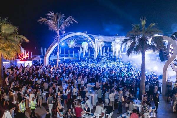 Fiesta de Gravedad Cero en Dubái 