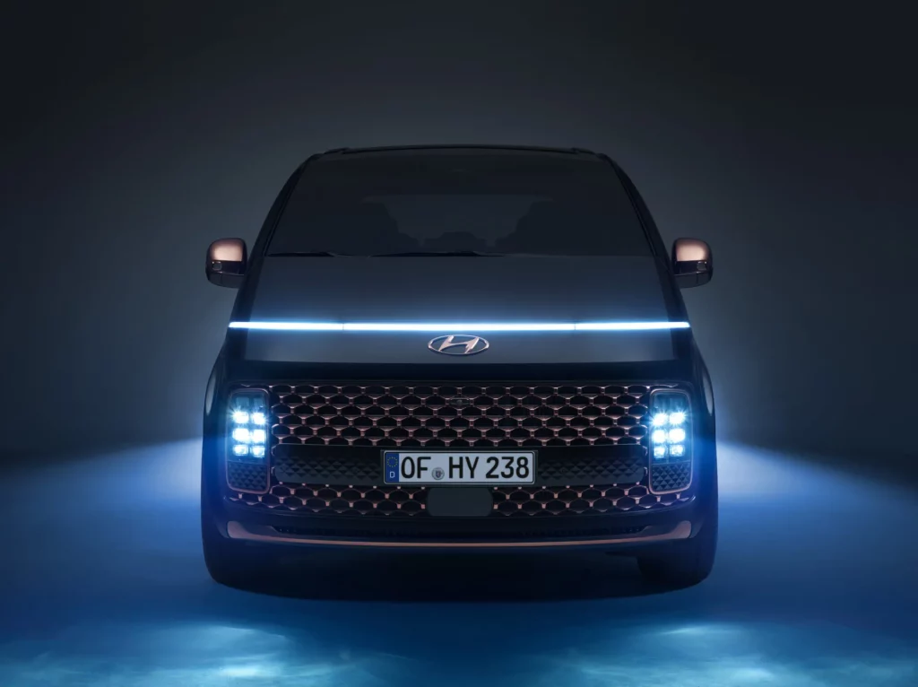 Rent Hyundai Staria in Dubai