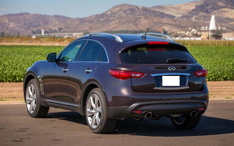 Infinity QX 70 with Driver Infinity QX 70 with Driver