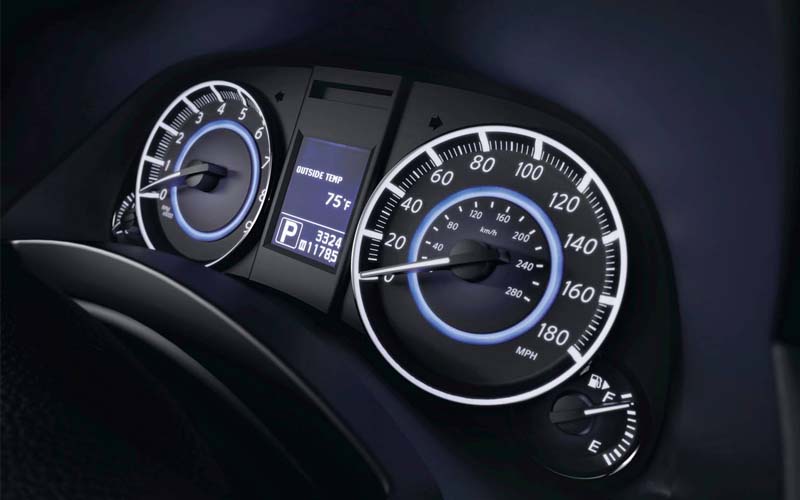 Infinity QX 70 with Driver Infinity QX 70 with Driver