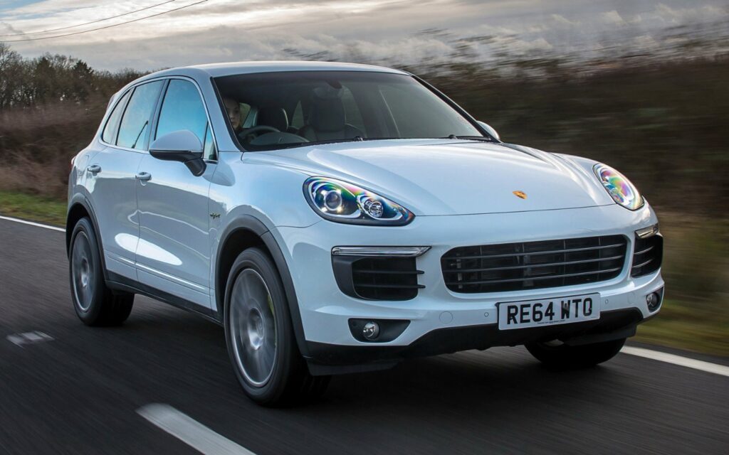 Rent Porsche Cayenne with Driver in Dubai