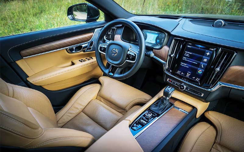 Volvo S 90 con conductor