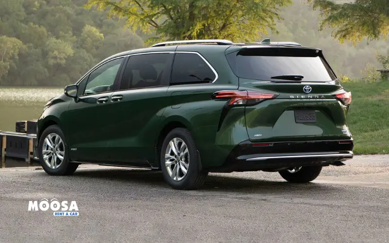 2024 Toyota Sienna LE