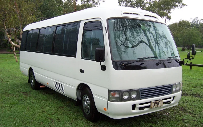 Аренда автобуса Mitsubishi – Rosa Bus на 34 места в Дубае