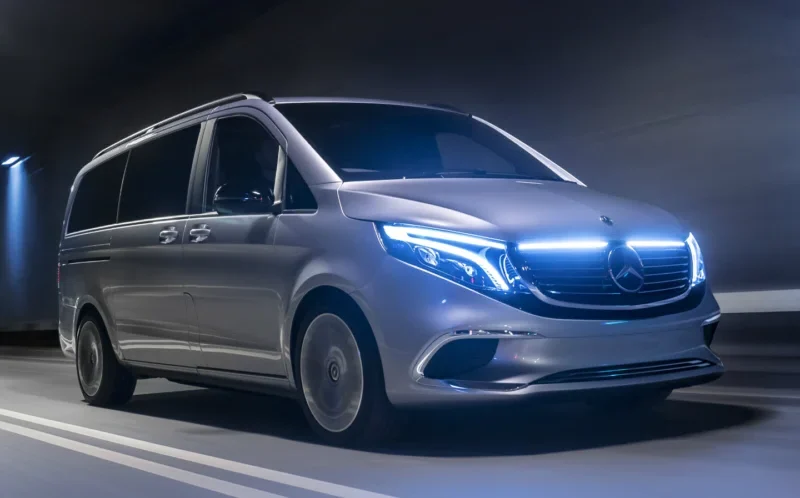 Alquilar un Mercedes Clase V en Dubái