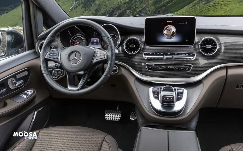 Alquilar un Mercedes Clase V en Dubái