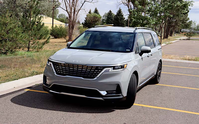 Kia Carnival with Driver