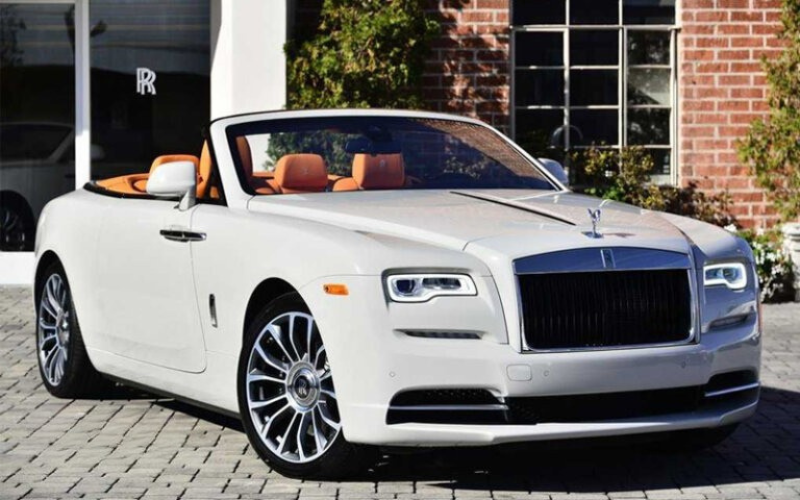 Rolls Royce Dawn with Driver