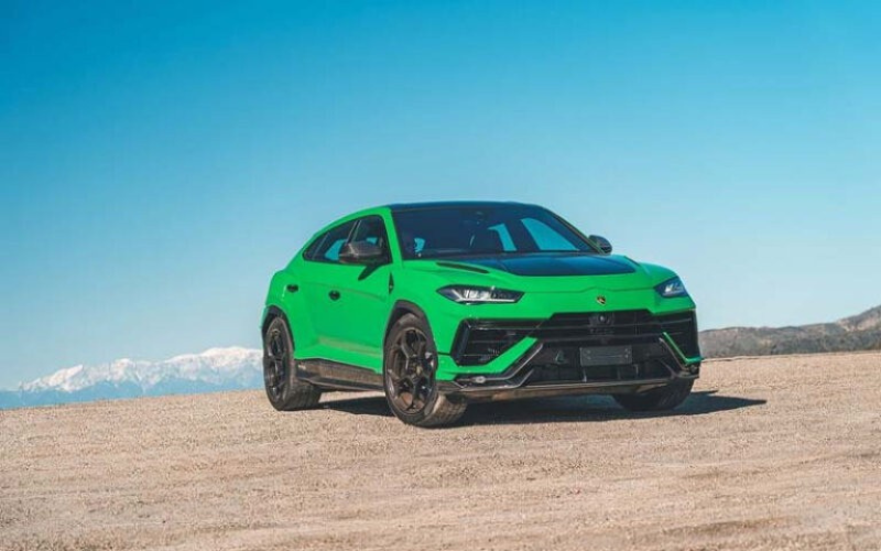 Lamborghini Urus with Driver