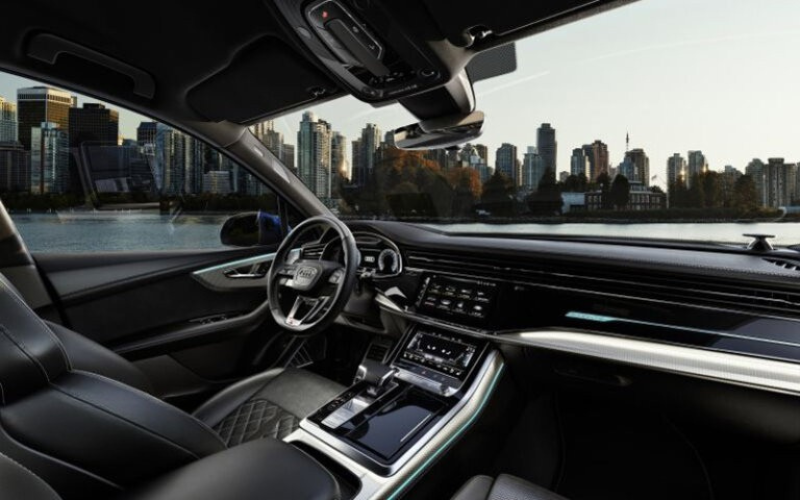 Audi Q7 with Driver
