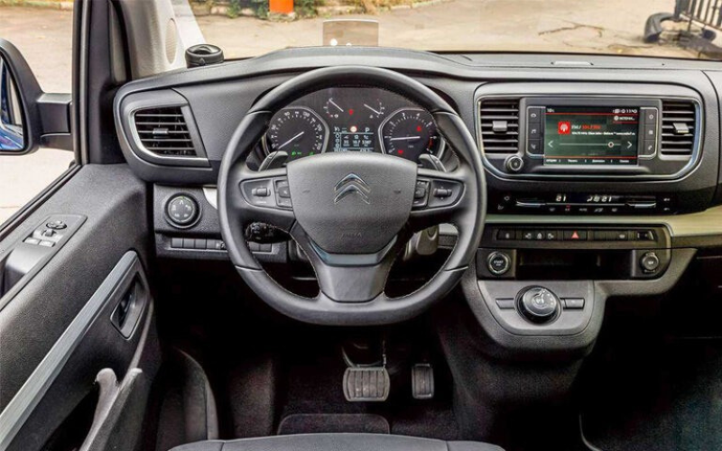 Citroen SpaceTourer with Driver