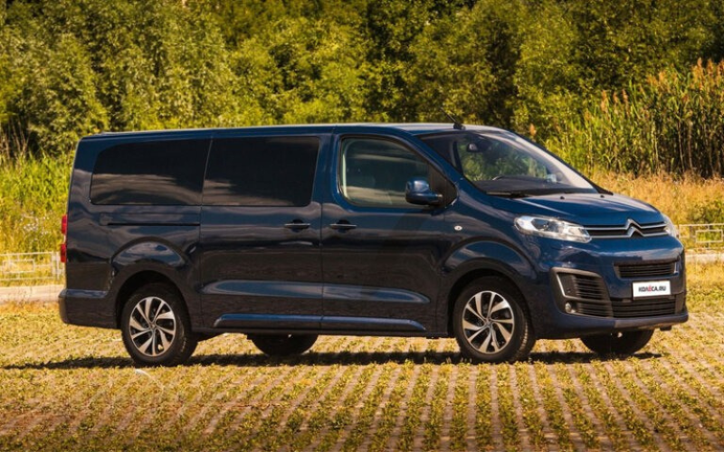 Citroen SpaceTourer with Driver