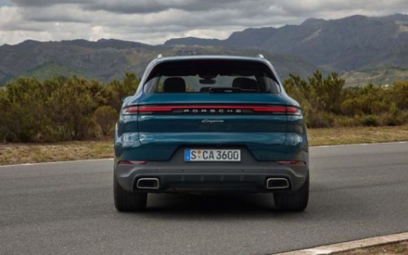 Porsche Cayenne with Driver