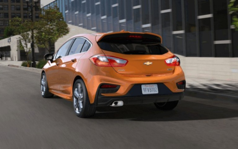 Chevrolet Cruze with Driver