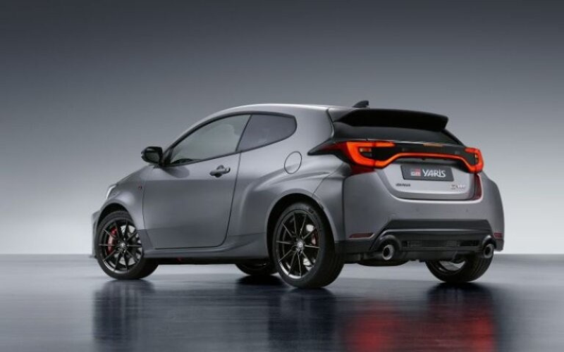 Toyota Yaris with Driver