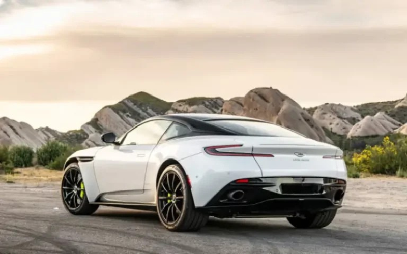 Aston Martin DB11