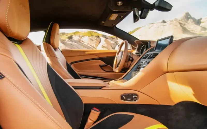Aston Martin DB11