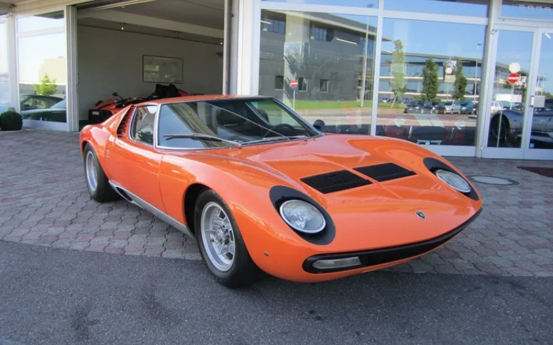 Lamborghini Miura SV Rental Dubai | RCD Rent a Car Dubai