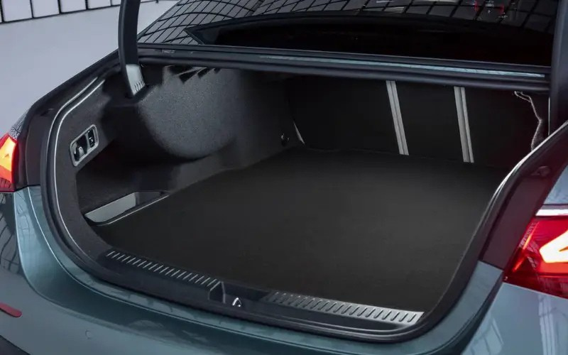 Rent the 2025 Mercedes Benz E-Class in Dubai