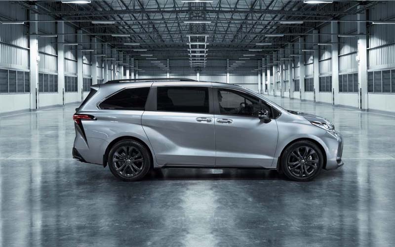 Toyota Sienna Rental Dubai