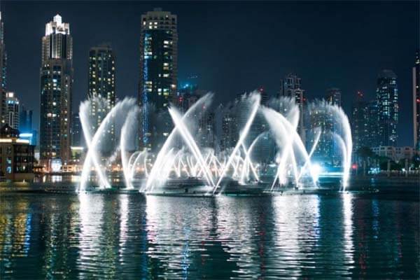 Watch The Dancing Fountains In Dubai