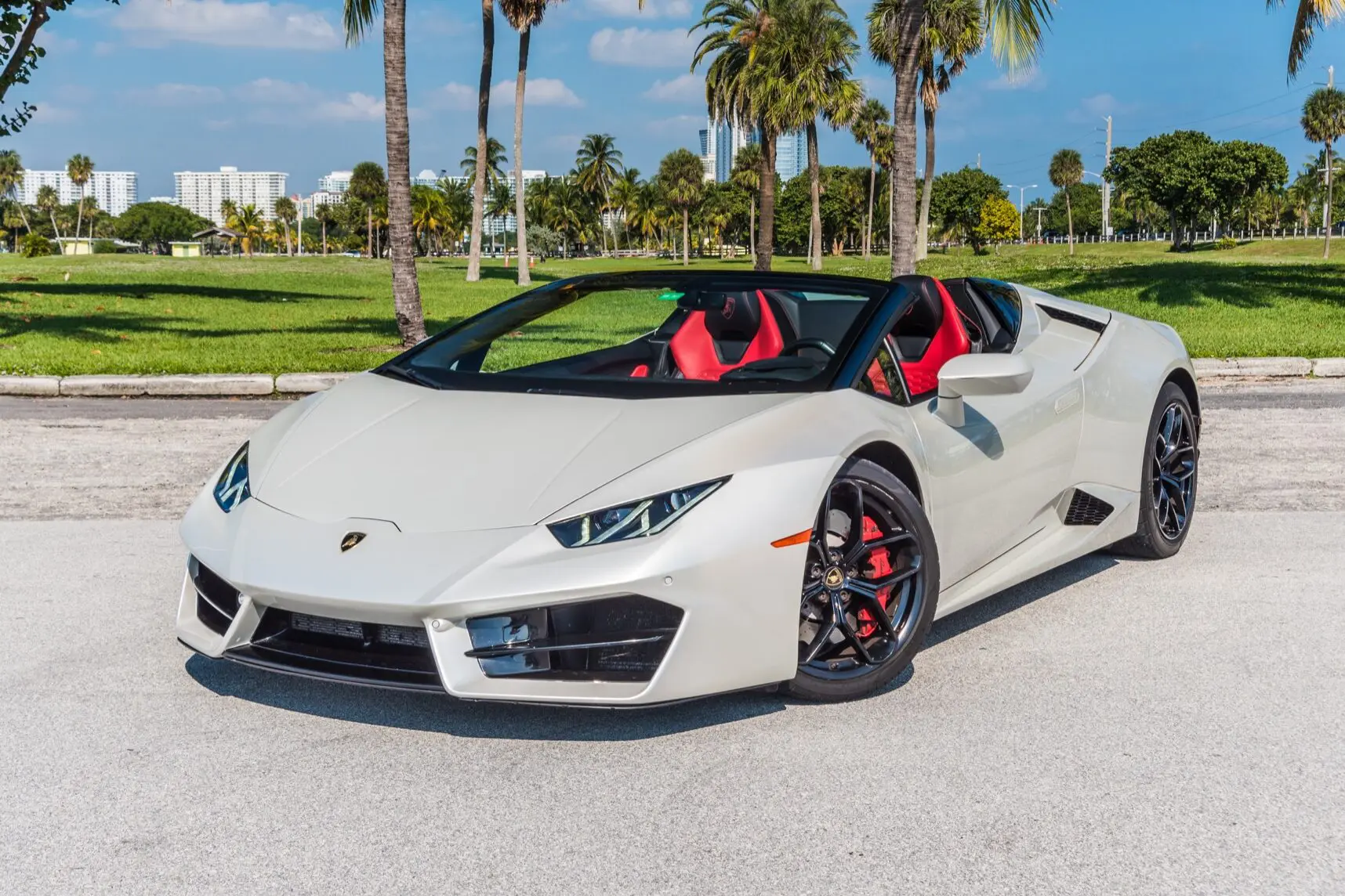 Lamborghini Huracán Rental