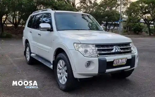 Mitsubishi pajero Rental Dubai